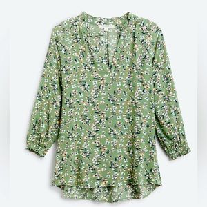 Women’s green floral smocked sleeved blouse